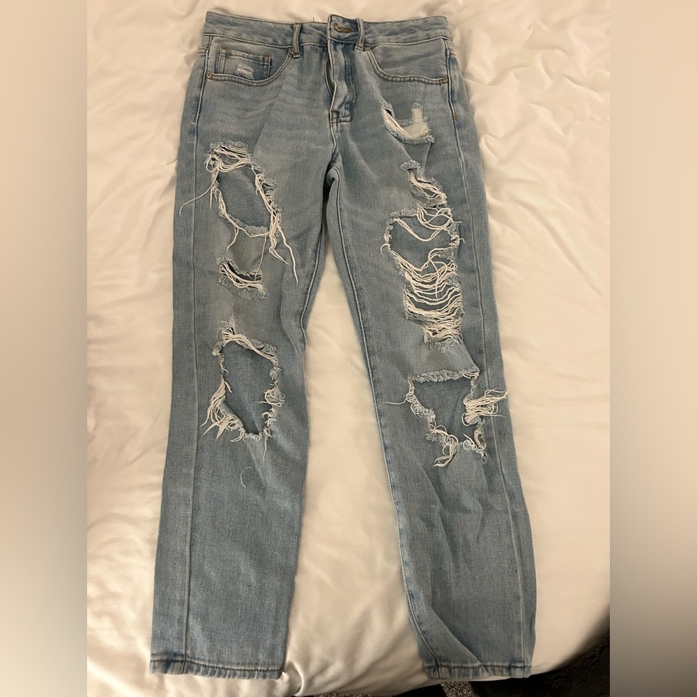 Distressed Straight leg jeans